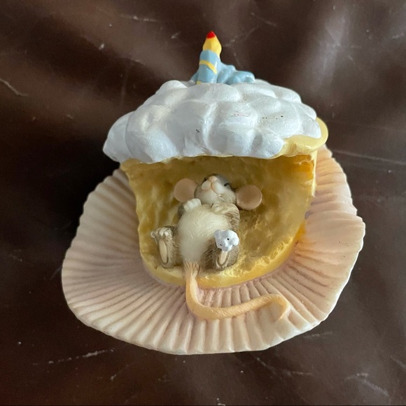 Charming Tails "Happy Birthday" Collectible - Picture 8 of 8